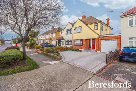 Avon Road, Upminster, RM14