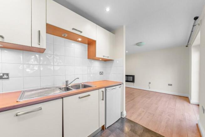 1 bed Flat for sale Image 4