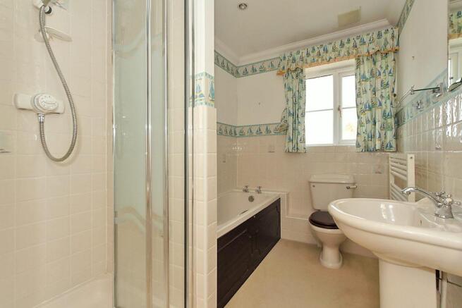 Den-Bathroom.jpg