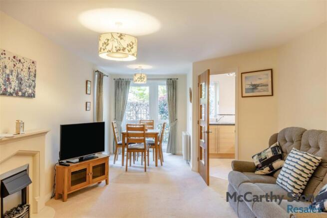 8688482-interior05.jpg