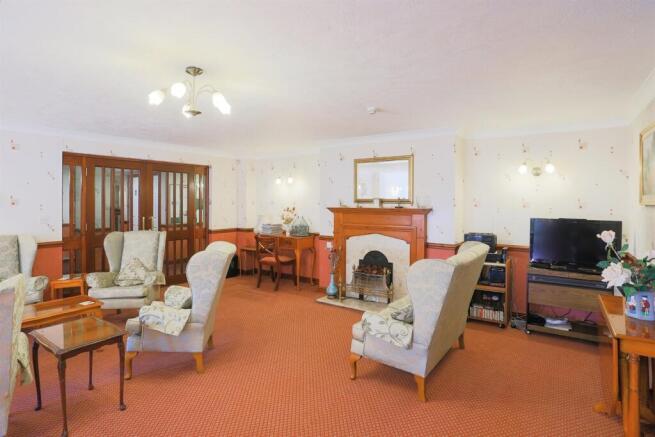 1 bed Retirement Property to rent Image 12