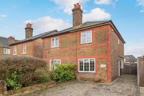 40, Burhill Road, Hersham, Walton-on-thames KT12 4JF