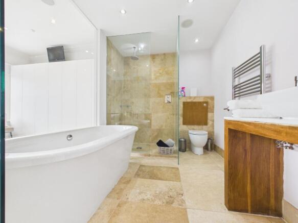 2 bed Apartment for sale Image 11