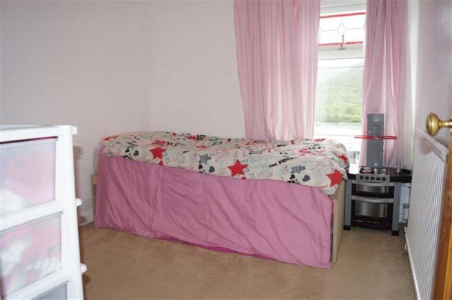 BEDROOM 1 (FRONT)