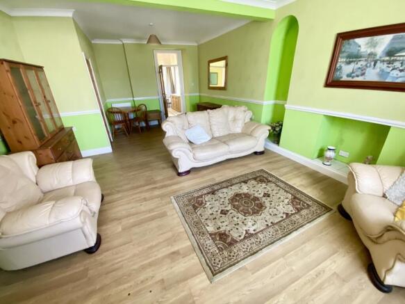Lounge/Dining Room