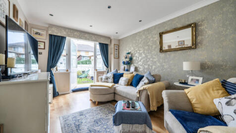 Heaton Close, Chingford, E4 6UF