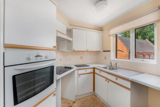 40 Spencer Court, Banbury-10.jpg