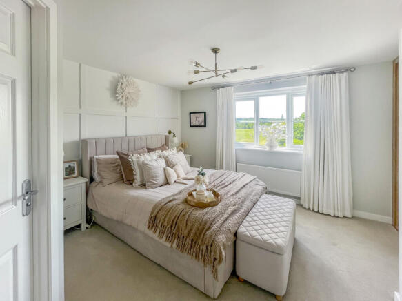 4 bed Detached for sale Image 11