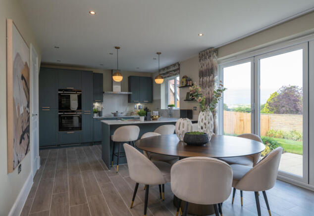 Kitchen/ Dining