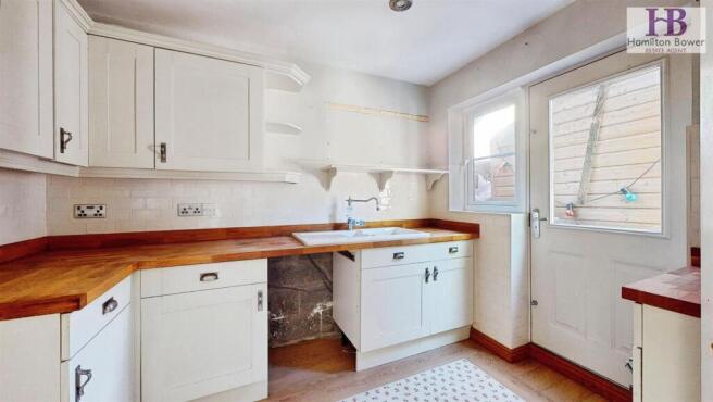 3 bed Semi-Detached for sale Image 3