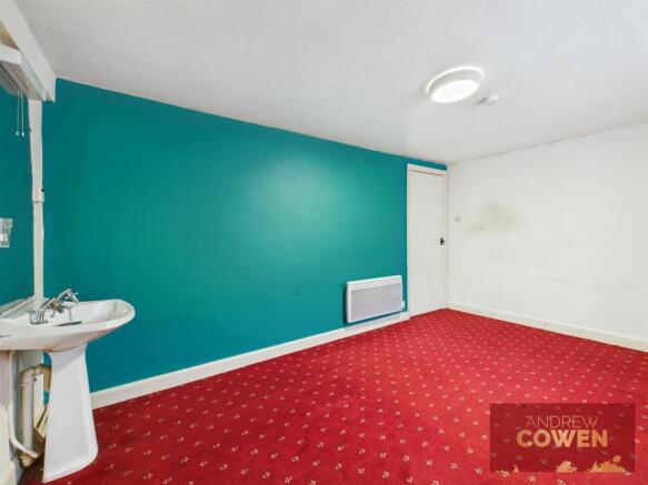 2 bed House for sale Image 6
