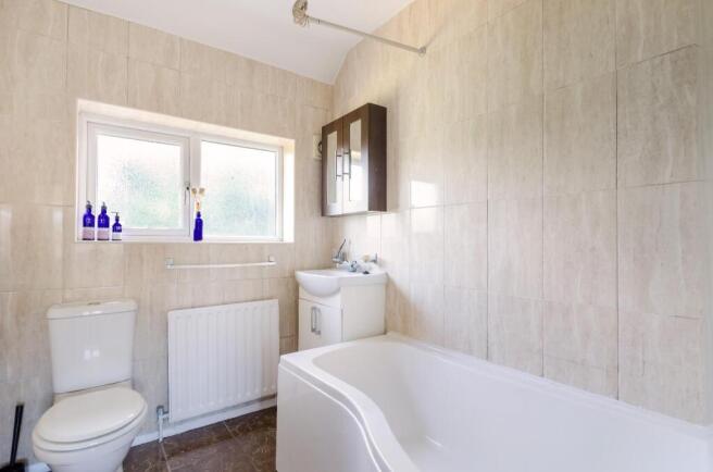3 bed Terraced to rent Image 8