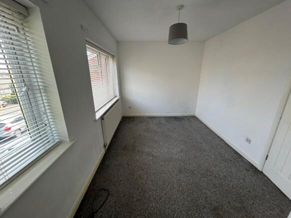 3 bed Semi-Detached to rent Image 9