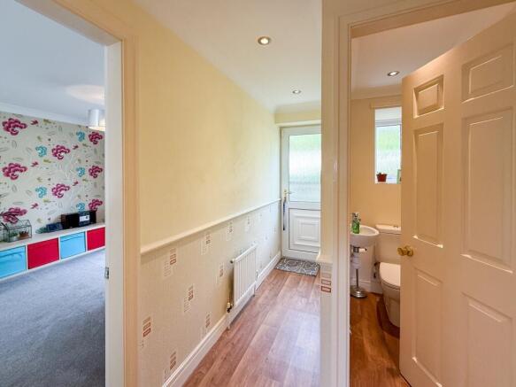 4 bed Detached for sale Image 8