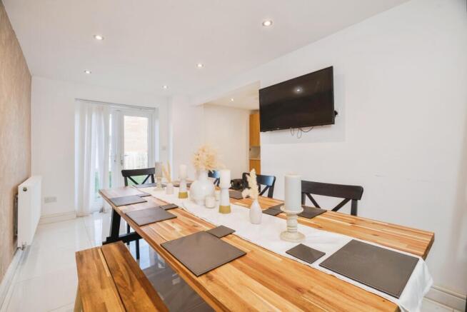 3 bed Detached for sale Image 8