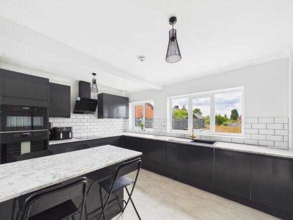 3 bed Semi-Detached for sale Image 5