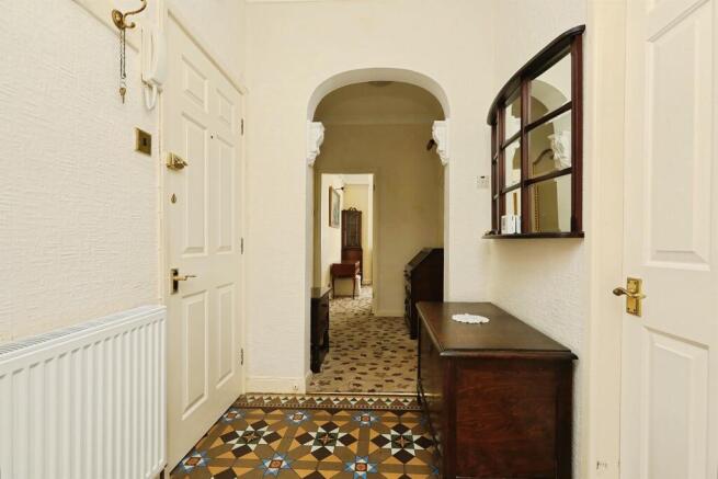 2 bed Ground Flat for sale Image 5
