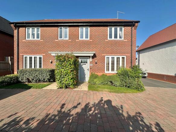 3-bed semi-detached on Teal Way, Wistaston, Cheshire, £265,000