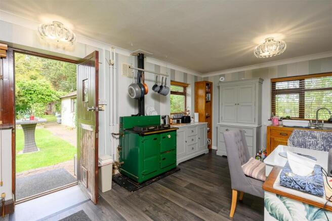 3 bed Detached for sale Image 9