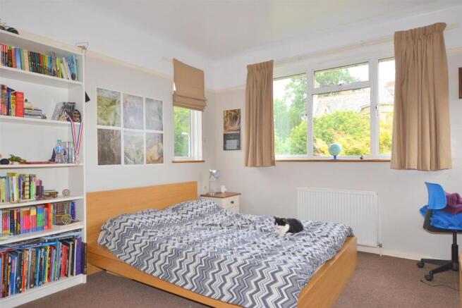 bedroom 2.JPG