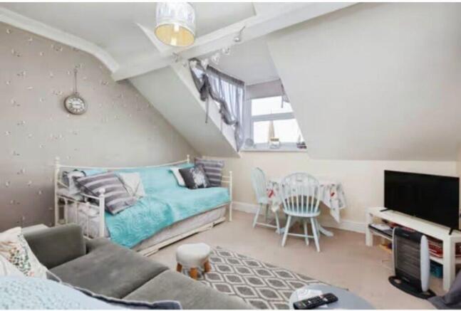 1 bed Flat for sale Image 5