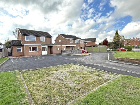 4-bed detached on Minsterley Road, Pontesbury, Shrewsbury, £315,000