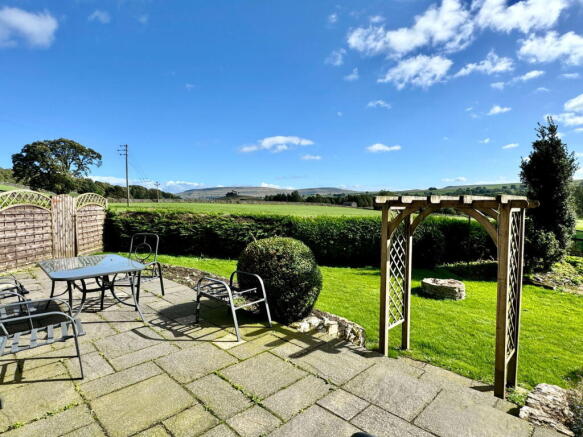 4 bed Detached for sale Image 12