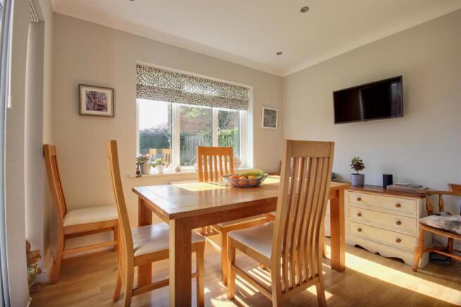 4 bed Detached for sale Image 7