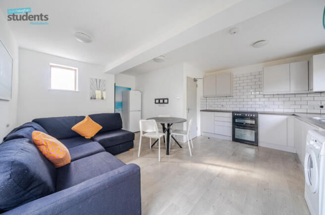 6945d302-8b88-413...