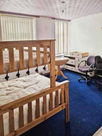 3 bed Terraced for sale Image 11