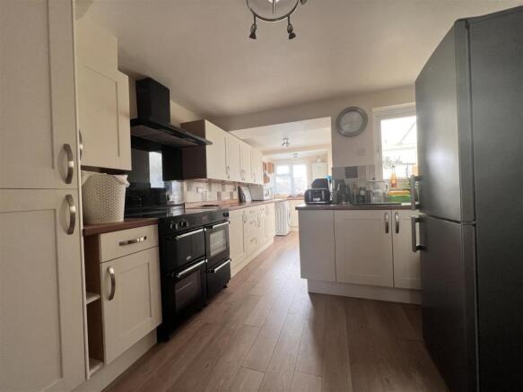 Kitchen: