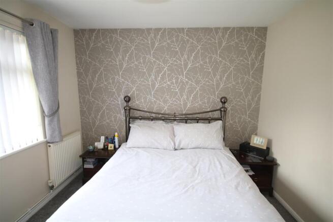 Bedroom 1c.JPG