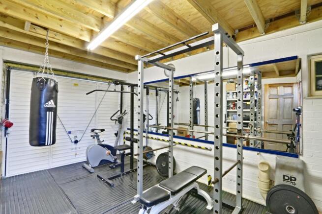 Garage/Gym