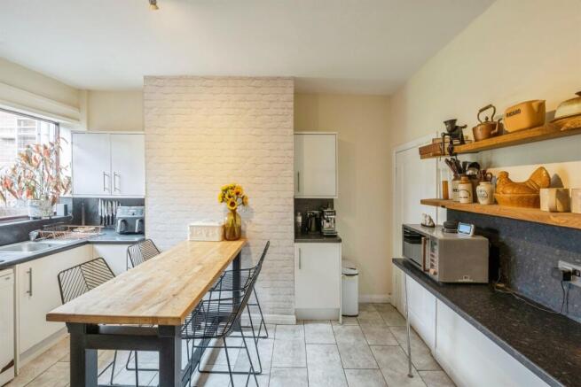 3 bed Terraced for sale Image 8
