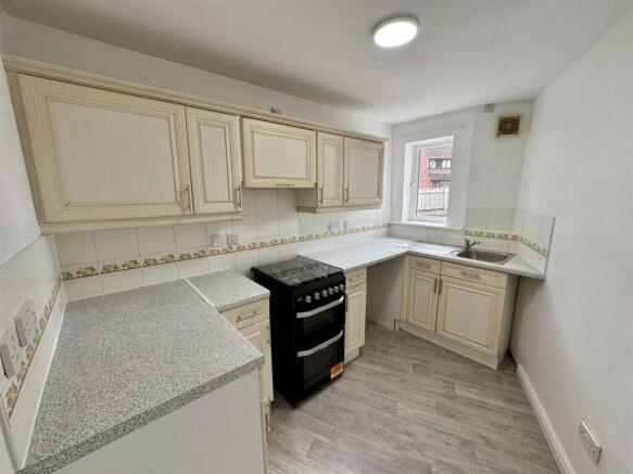 Kitchen (1/2)