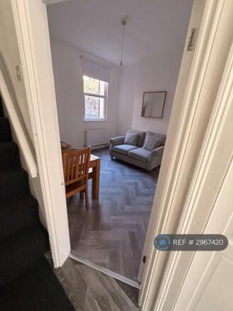 3 bed Terraced to rent Image 6