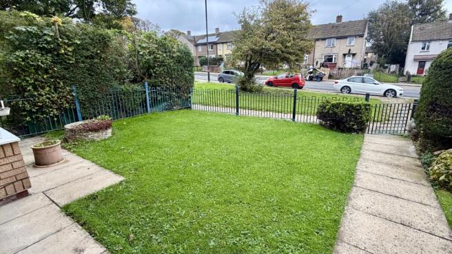 Broadstone Way, Bradford, BD4 photo 4
