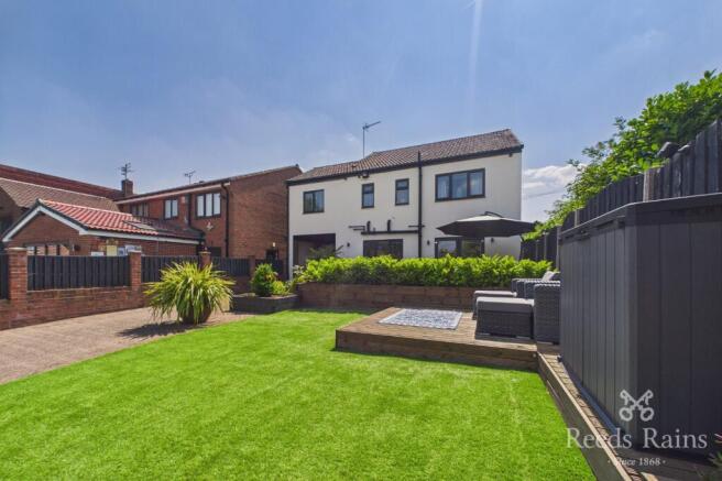 4 bed Detached for sale Image 4