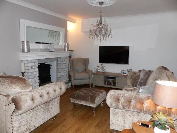 Lounge/Dining Room
