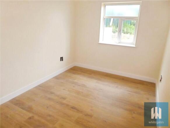 2 bed Apartment to rent Image 4