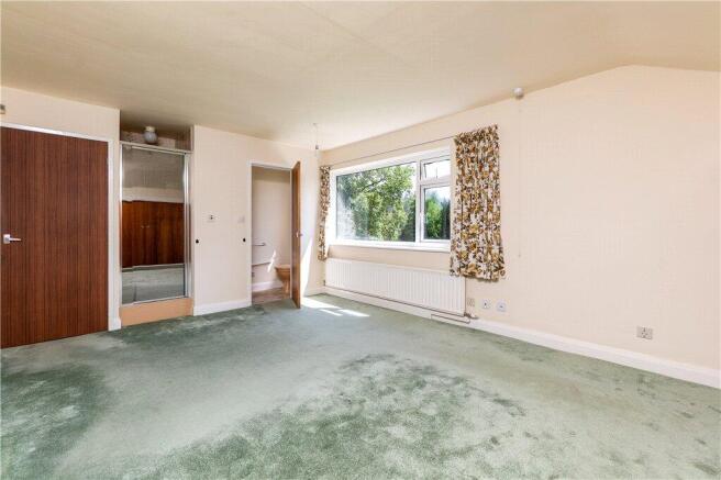 4 bed Detached for sale Image 8