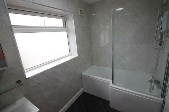 3 bed House to rent Image 8
