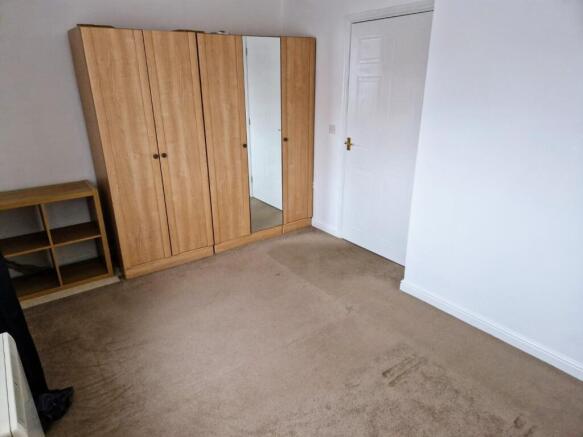 21 Hallen Close Bedroom.jpg
