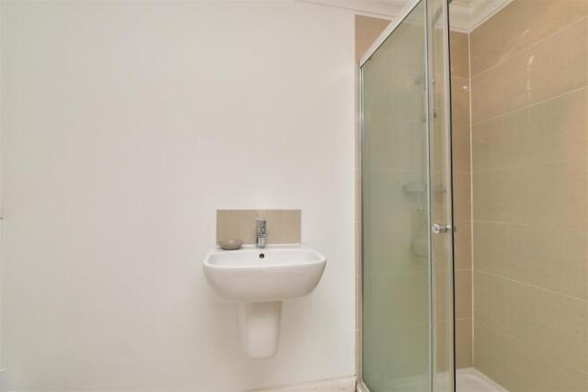 Ensuite Shower/WC