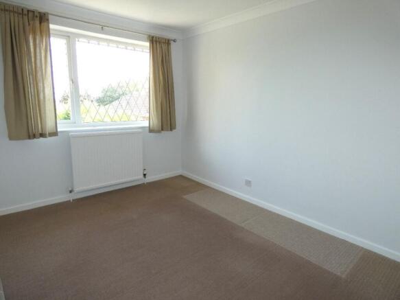 3 bed Semi-Detached to rent Image 5