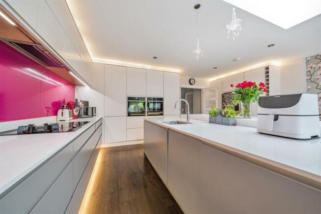 Kitchen 3.jpg