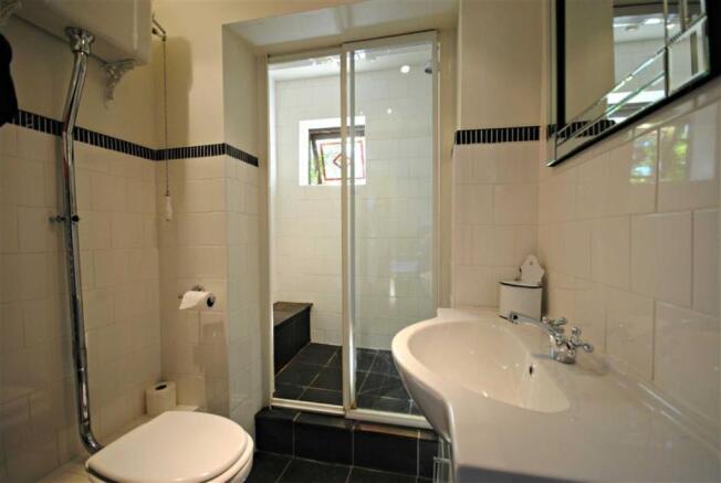 EN SUITE