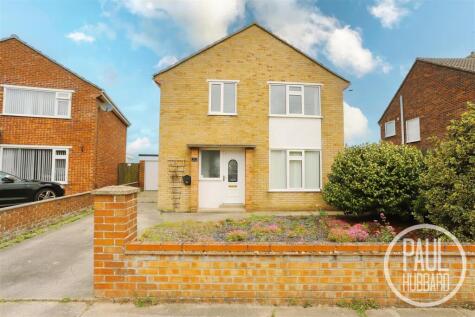 Hillcrest Gardens, Lowestoft, NR32