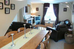 SITTING/DINING ROOM