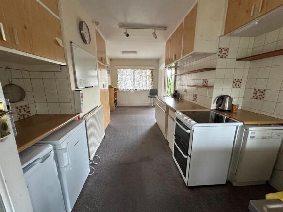4 bed Detached for sale Image 6